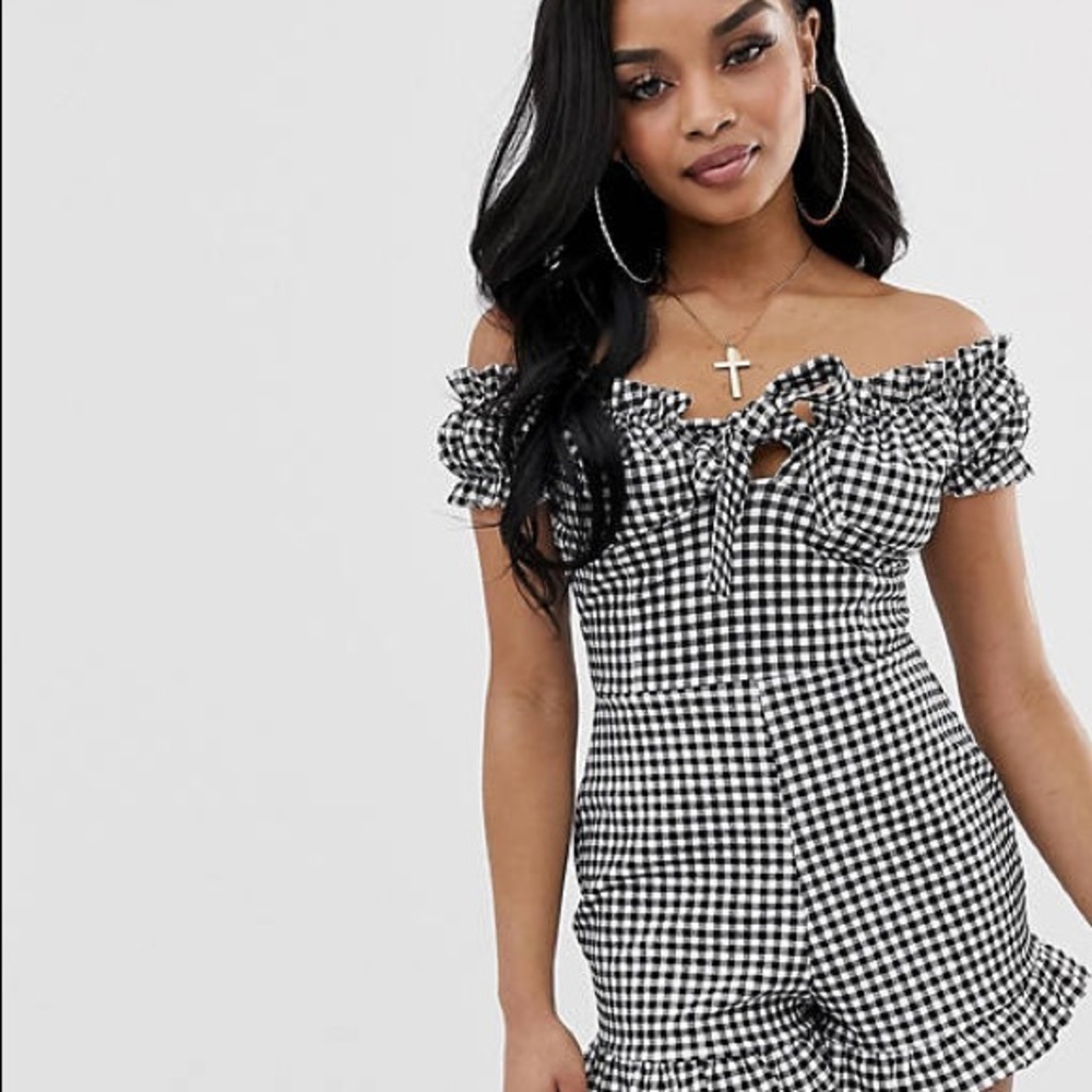 Missguided Gingham Romper NWT 🖤